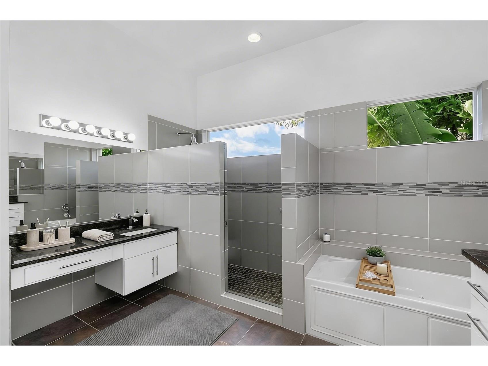 1751 Hawthorne Street Sarasota FL 34239 A4689684 image27