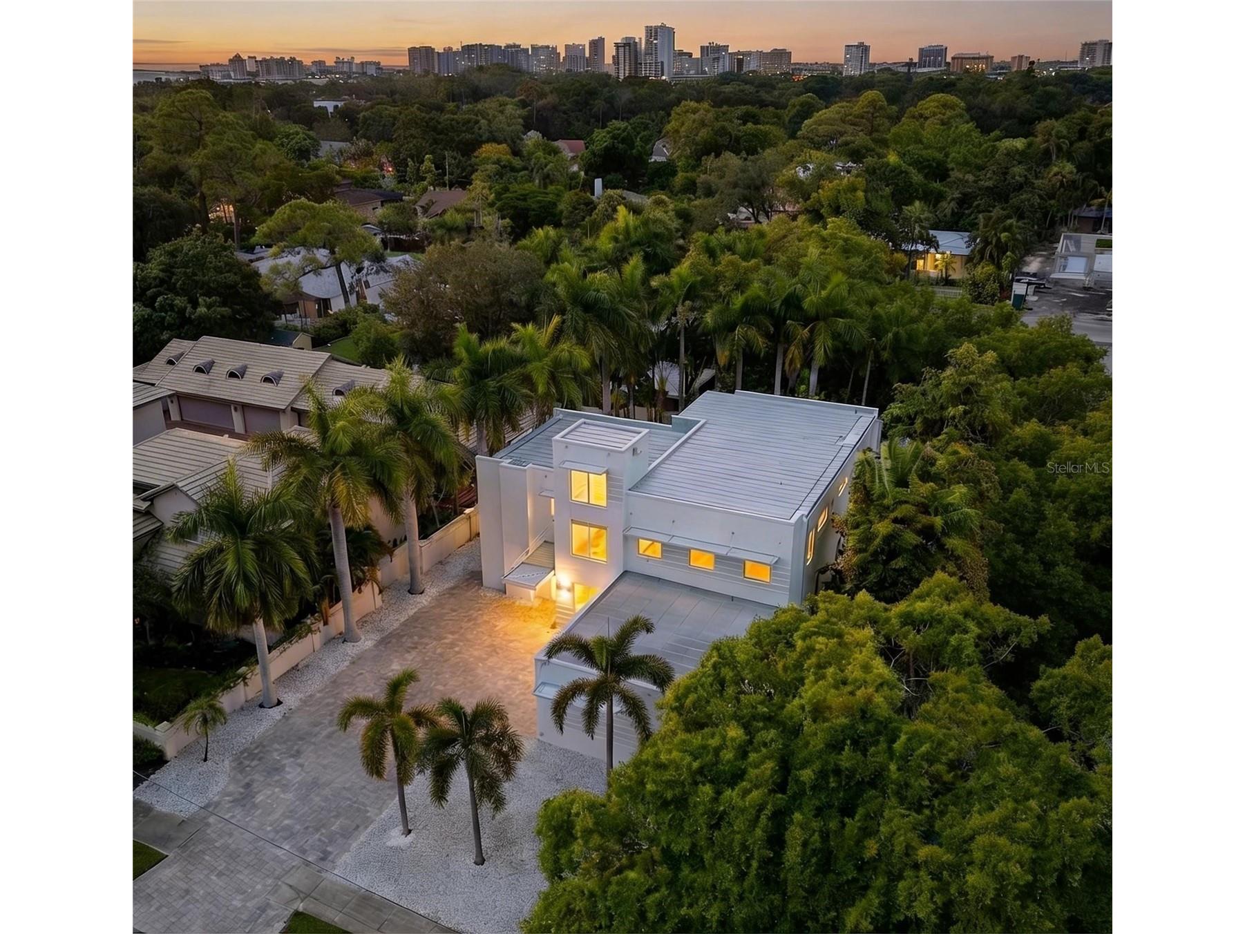 1751 Hawthorne Street Sarasota FL 34239 A4689684 image3