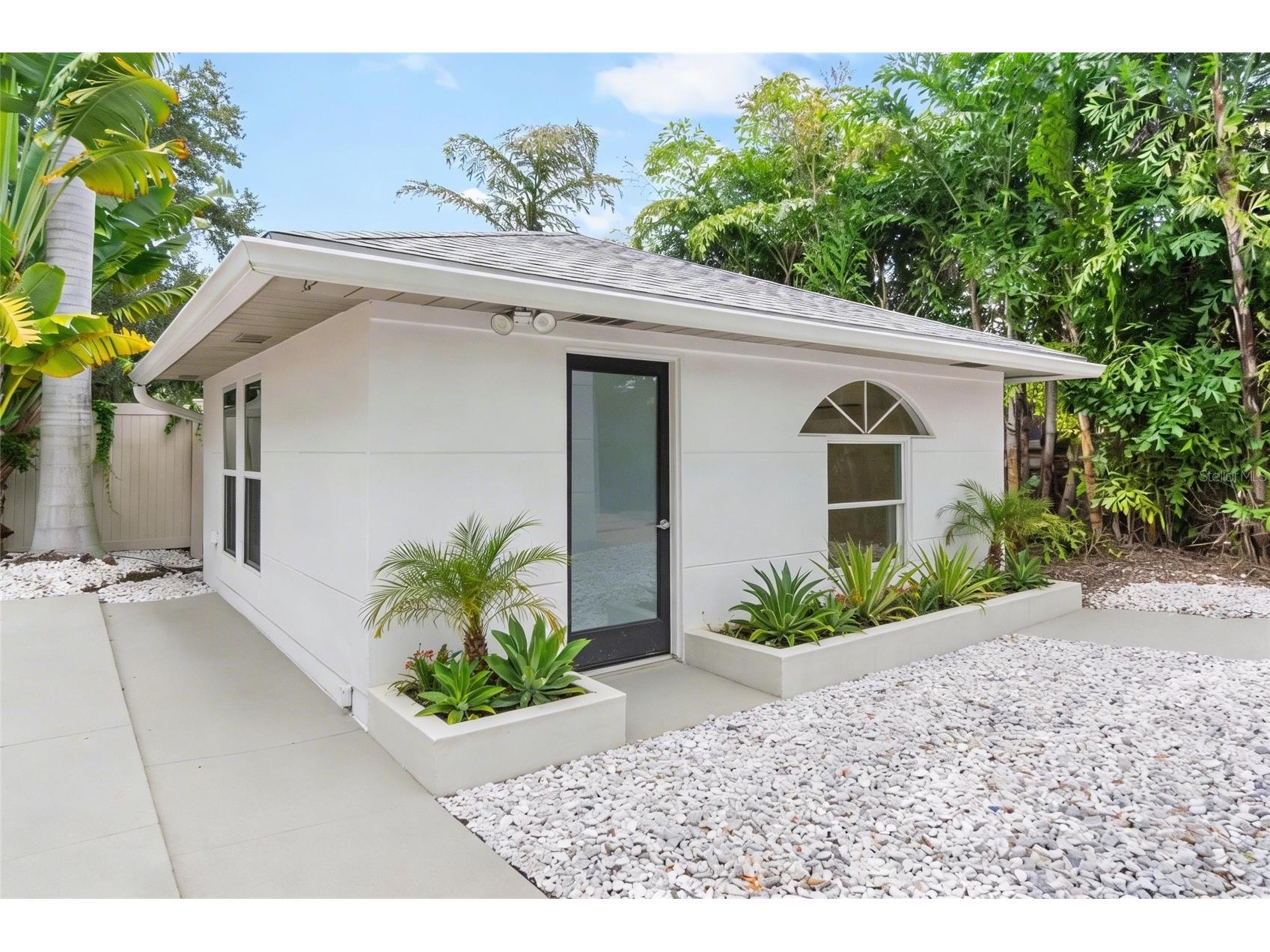 1751 Hawthorne Street Sarasota FL 34239 A4689684 image32