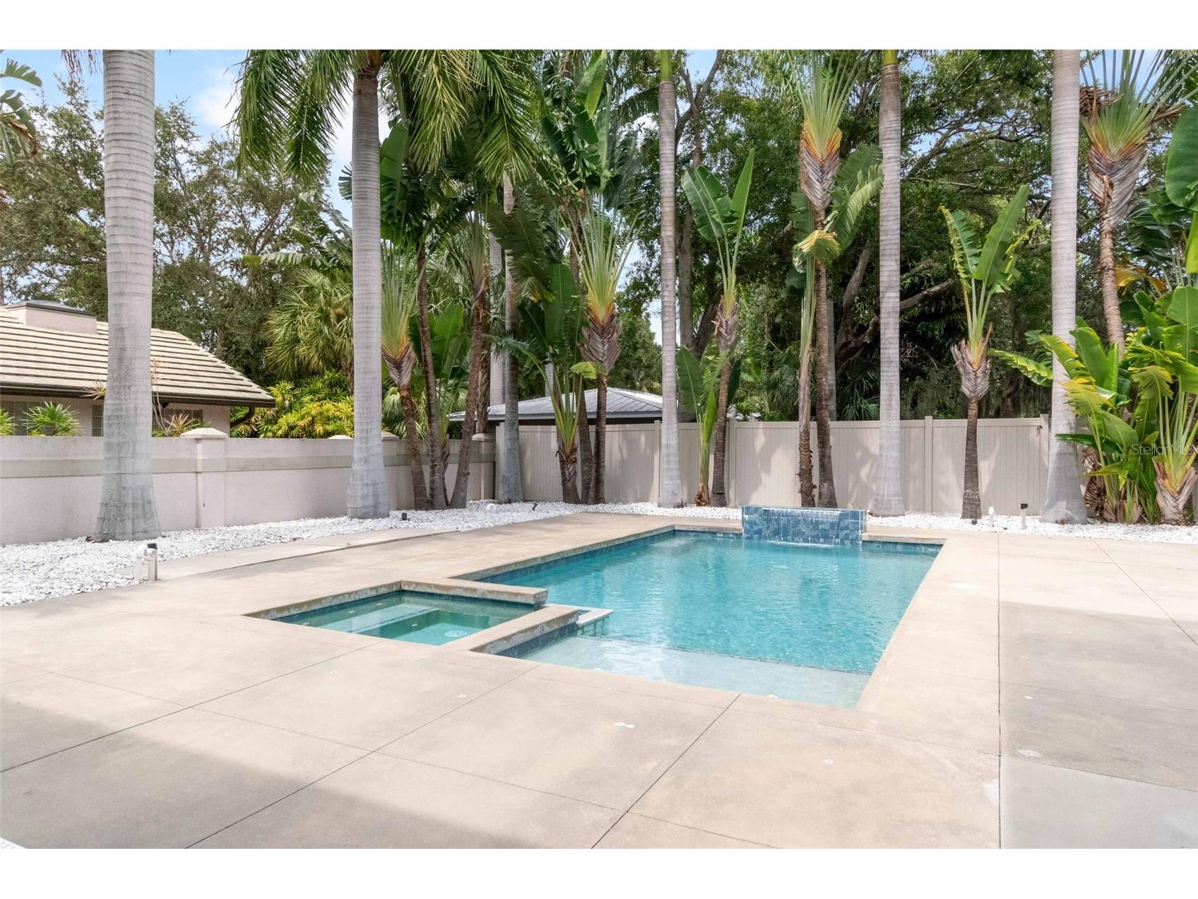 1751 Hawthorne Street Sarasota FL 34239 A4689684 image36