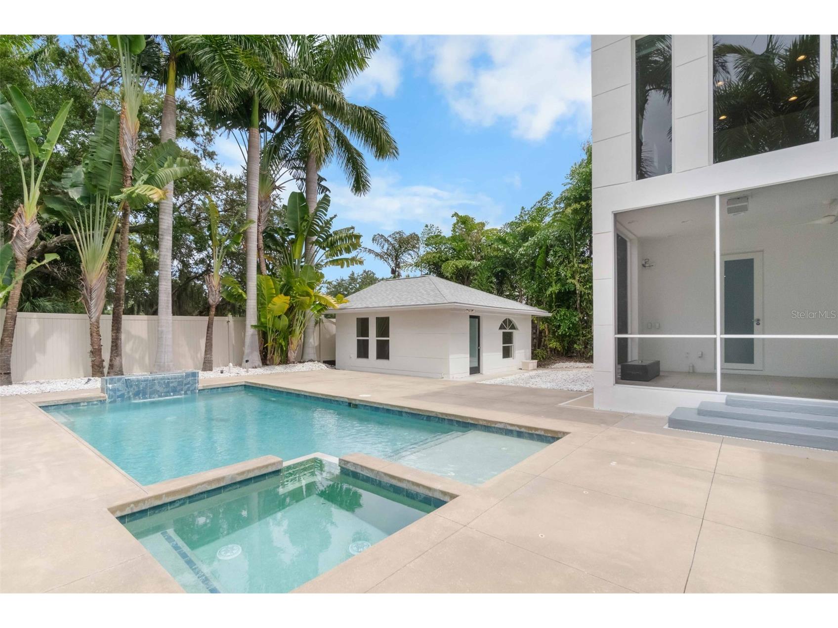 1751 Hawthorne Street Sarasota FL 34239 A4689684 image37