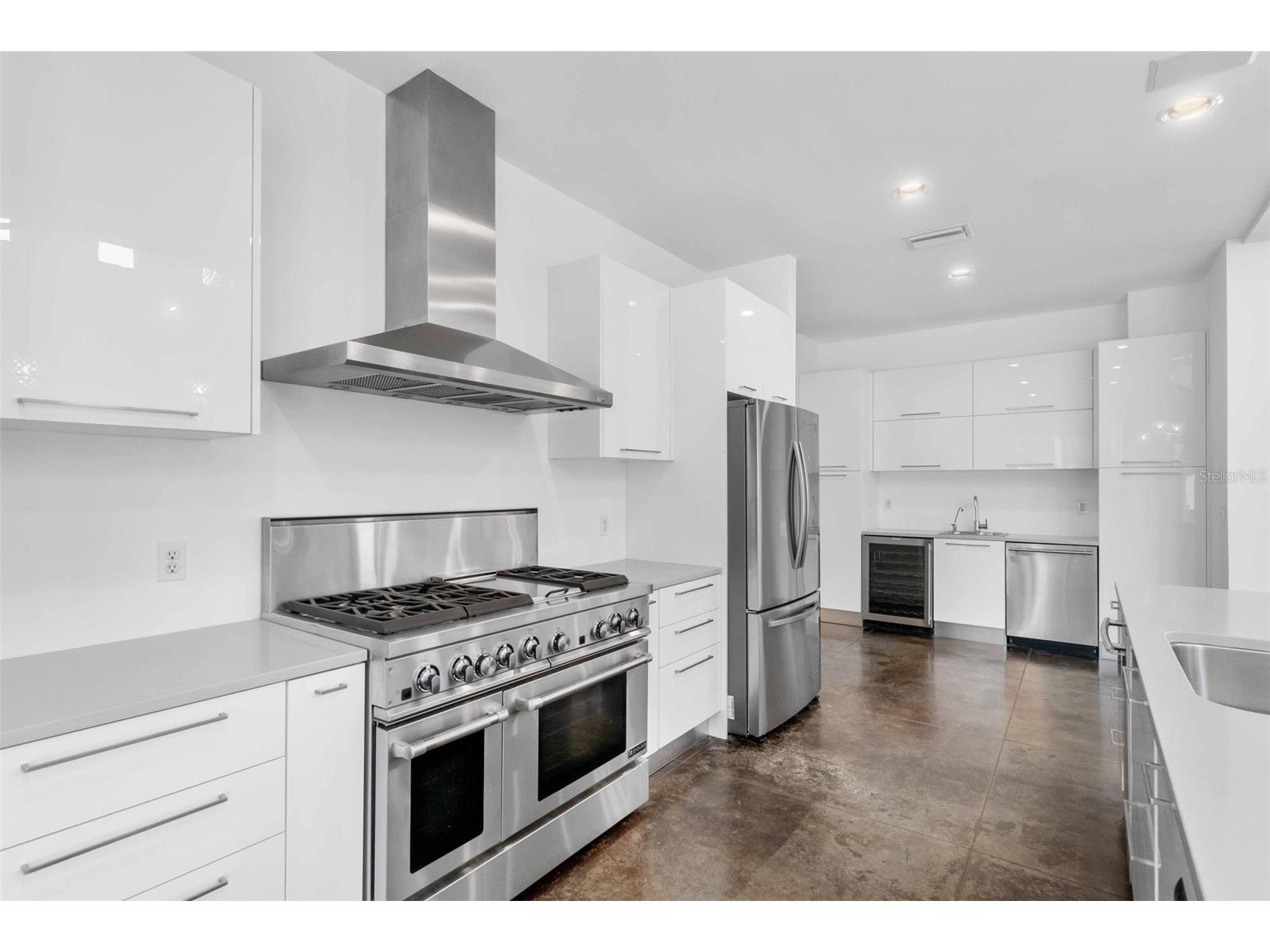 1751 Hawthorne Street Sarasota FL 34239 A4689684 image9