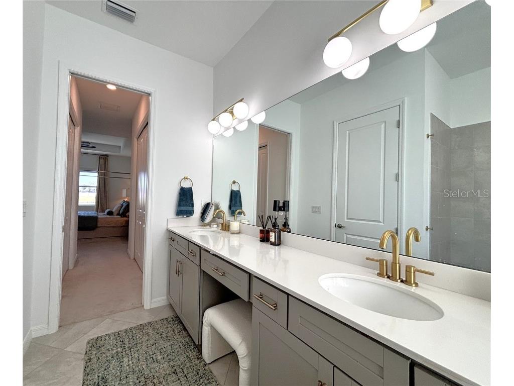 17510 Jadestone Court Venice FL 34293 C7519050 image15