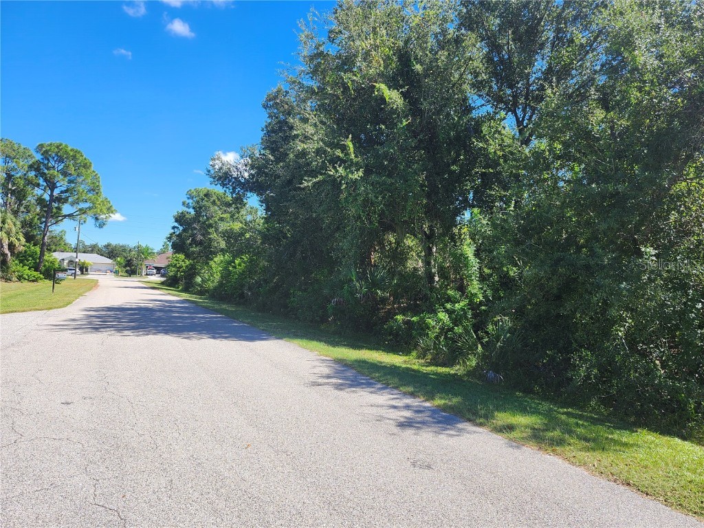 17517 Elmwood Avenue Port Charlotte FL 33948 C7517408 image3