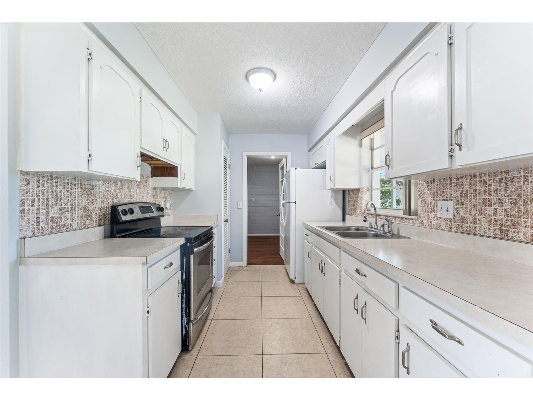 1754 Foxboro Drive Orlando FL 32812 - LAKE FRONTAGE: LAKE GILES O6419633 image13
