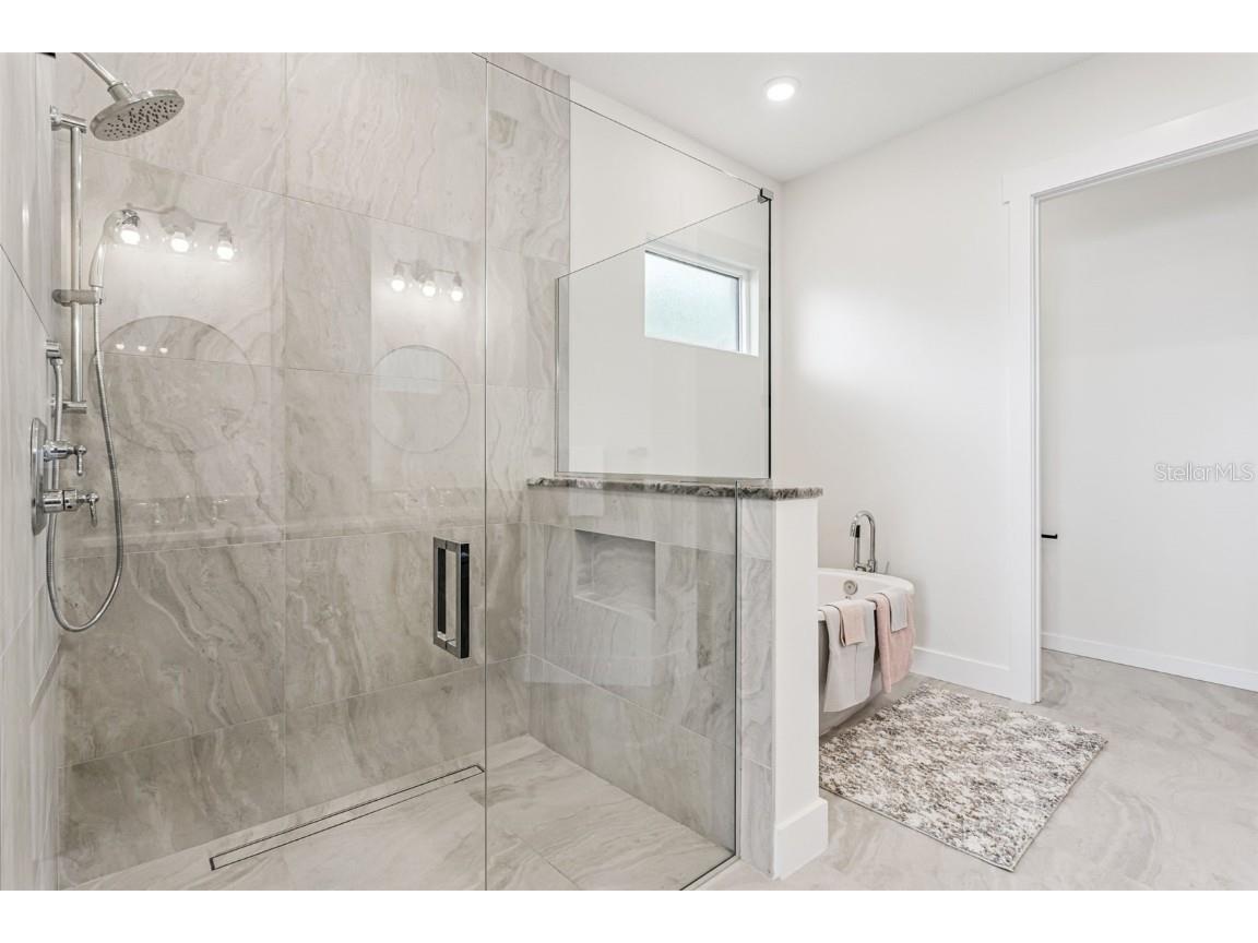 17540 Third Street Montverde FL 34756 - LAKE APOPKA G5103645 image34