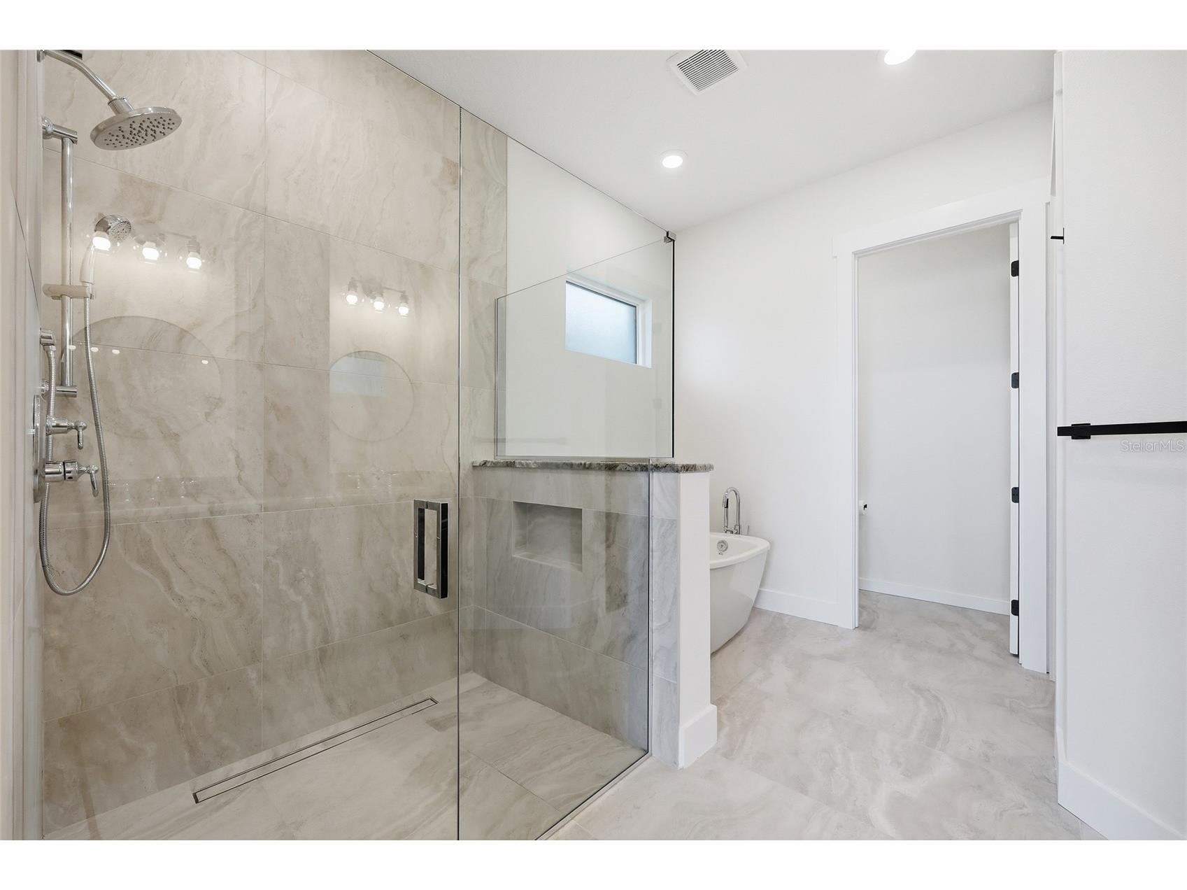 17540 Third Street Montverde FL 34756 - LAKE APOPKA O6414393 image17