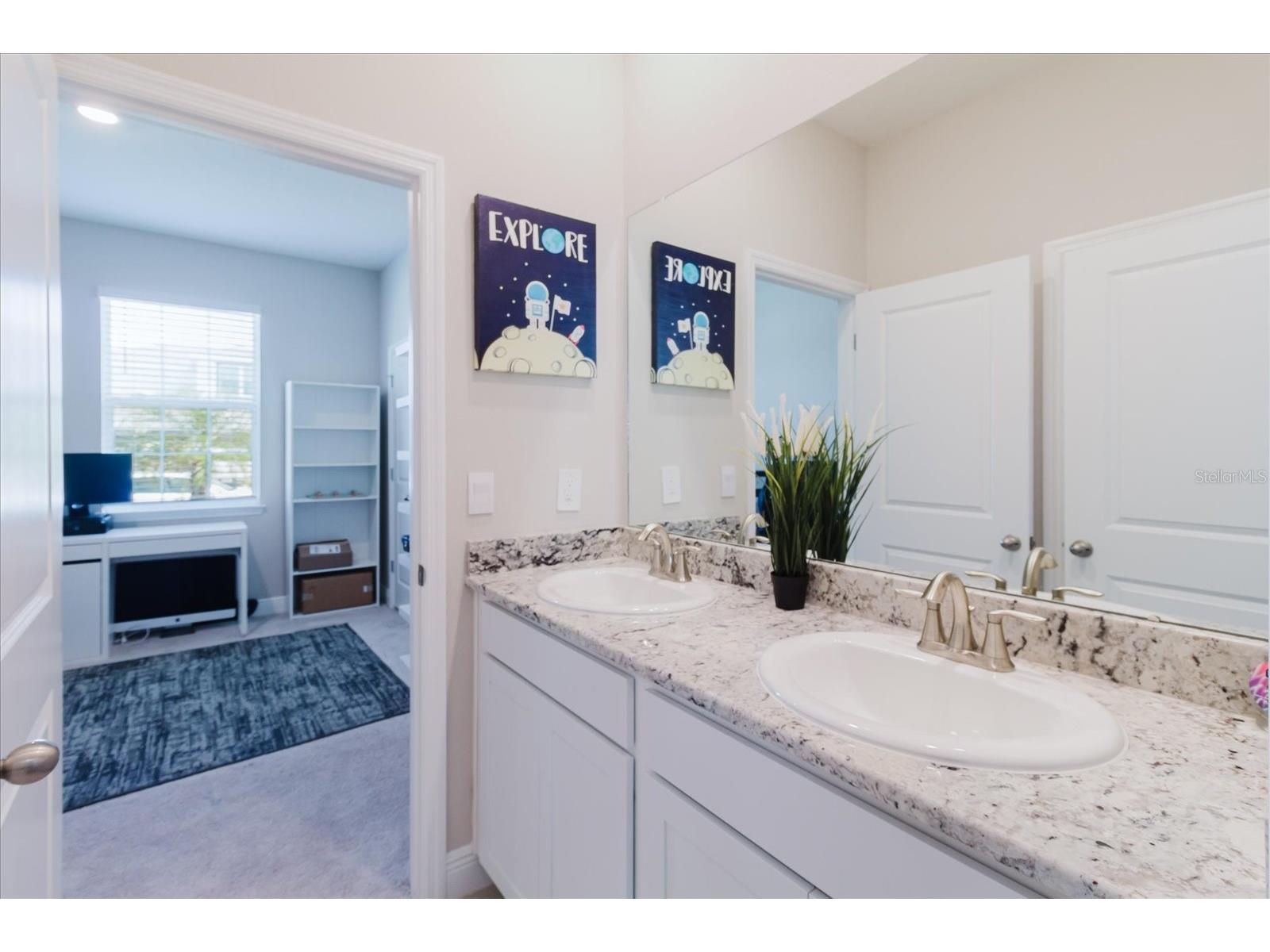 17544 Cantarina Cove Bradenton FL 34211 A4684744 image49