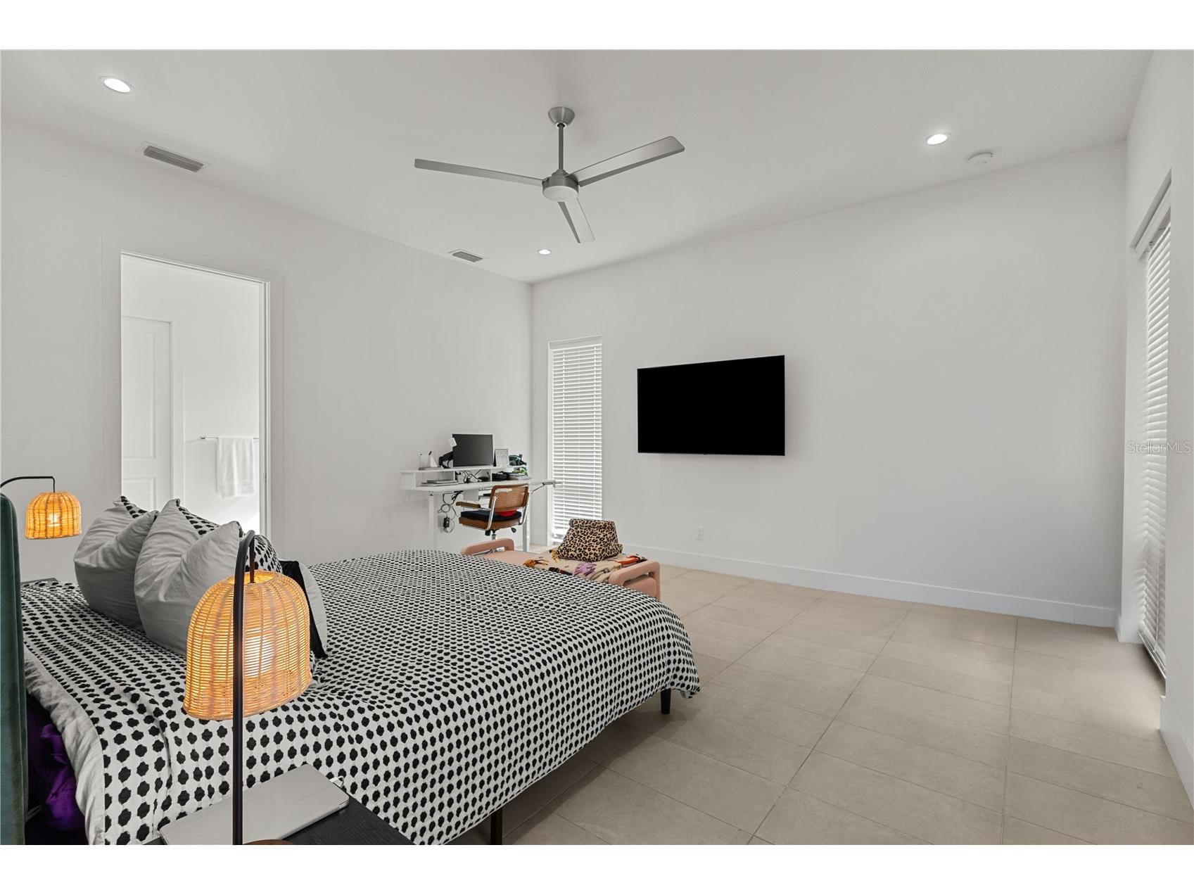 1755 7th Street Sarasota FL 34236 GC539589 image56