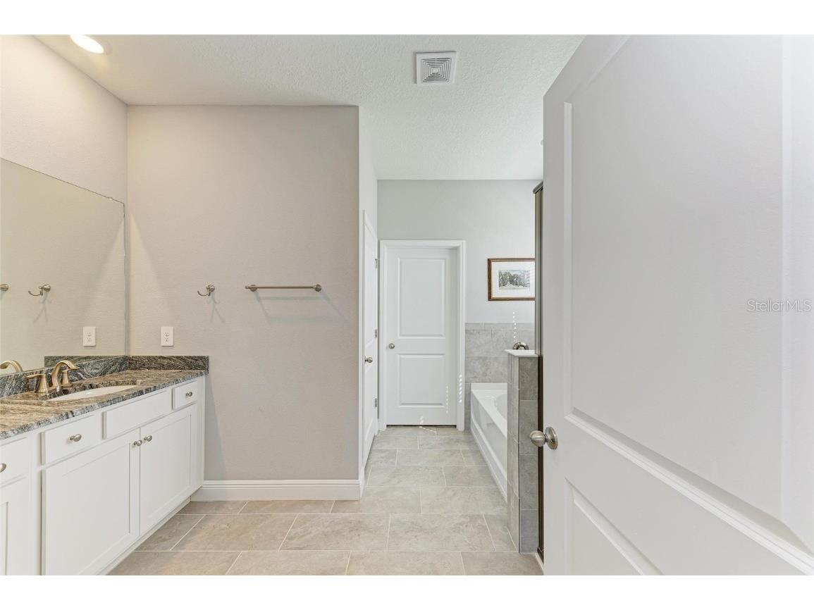 17555 Cantarina Cove Bradenton FL 34211 A4649592 image47