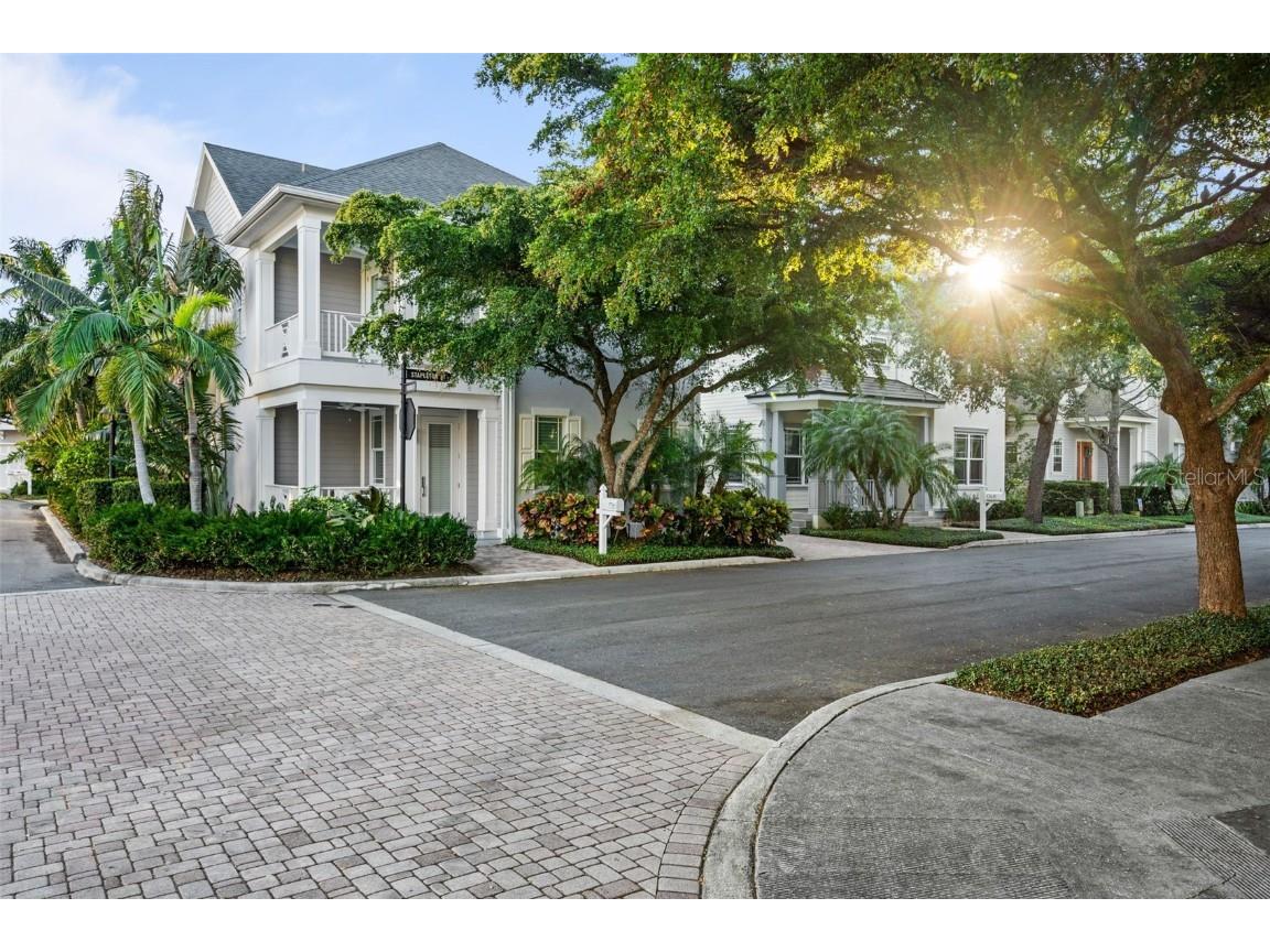 1756 Stapleton Street Sarasota FL 34239 A4630522 image1