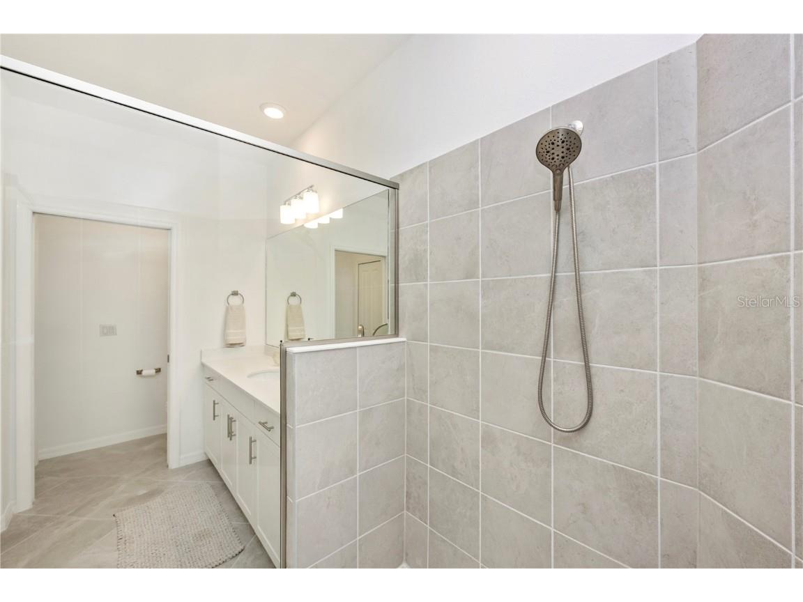 17560 Boracay Court #201 Venice FL 34293 N6140929 image27