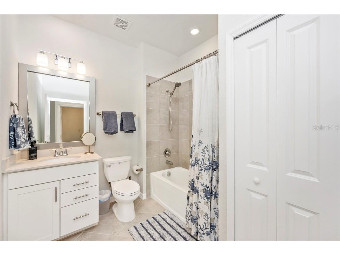 17560 Boracay Court #201 Venice FL 34293 N6140929 image32