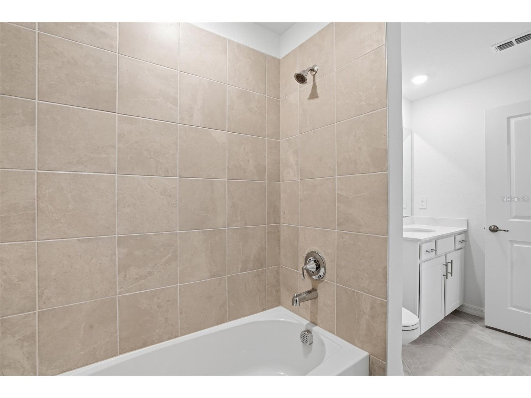 17560 Opal Sand Drive #105 Venice FL 34293 TB8495267 image17