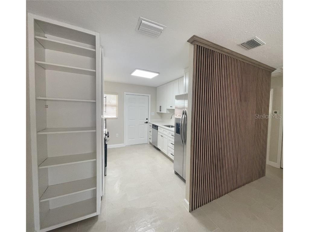 1757 Hillview Street #5 Sarasota FL 34239 A4671519 image3