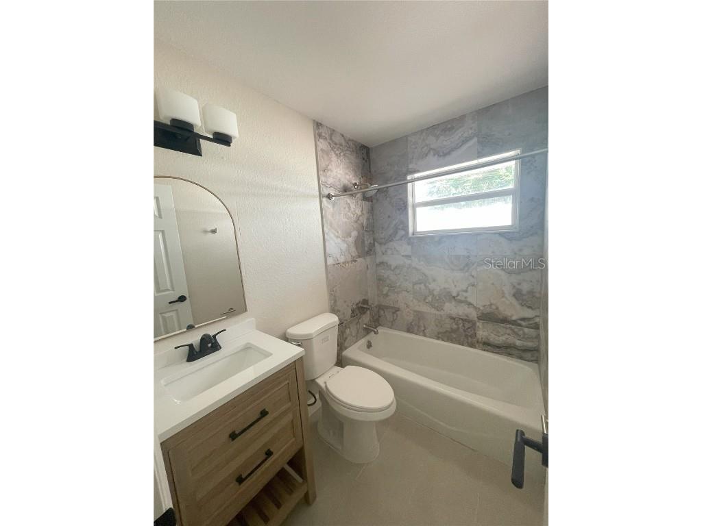 1757 Hillview Street #5 Sarasota FL 34239 A4671519 image9