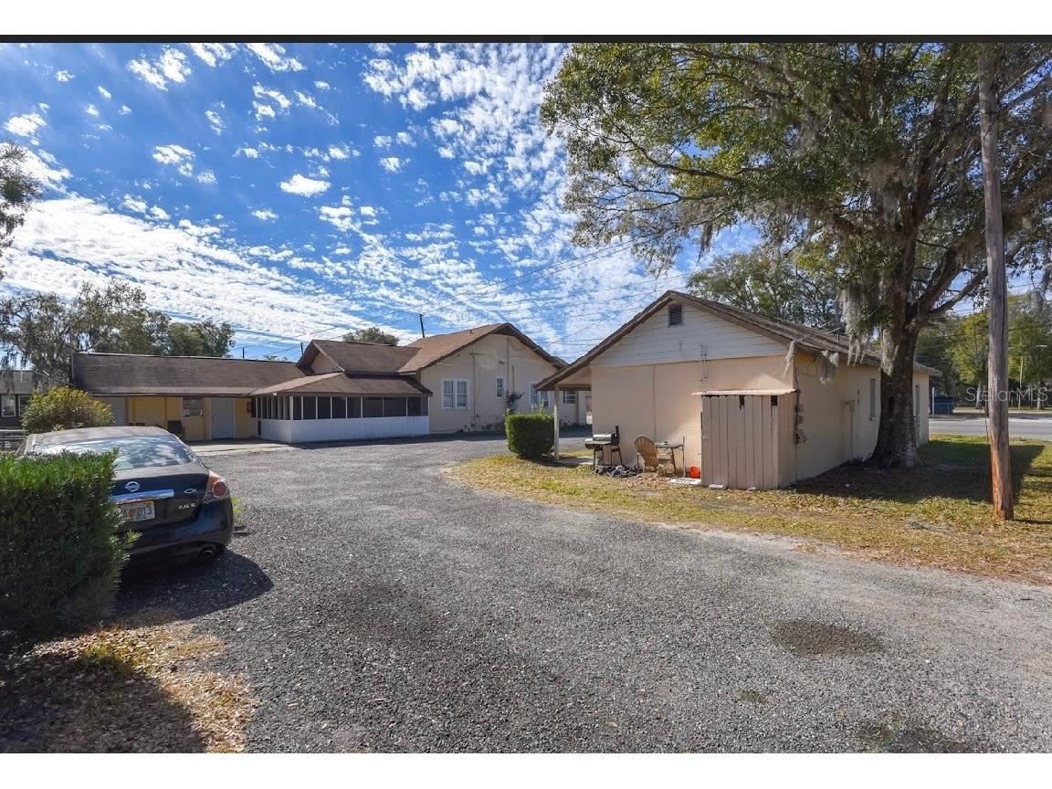 1757 N Woodland Boulevard Deland FL 32720 V4947084 image2