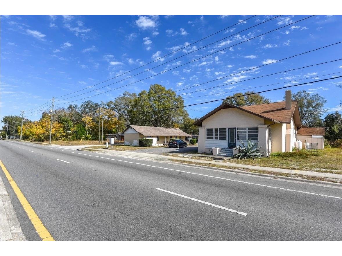 1757 N Woodland Boulevard Deland FL 32720 V4947084 image5