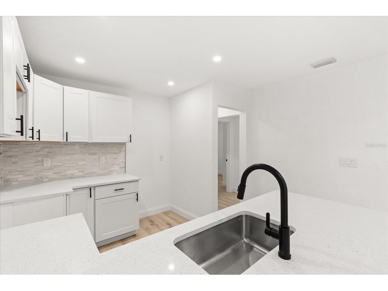 1759 43rd Street S Saint Petersburg FL 33711 O6384188 image8