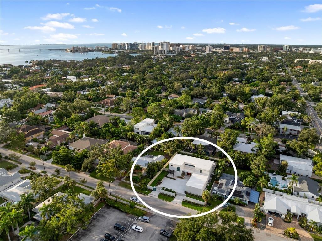 1759 Waldemere Street Sarasota FL 34239 A4666725 image3