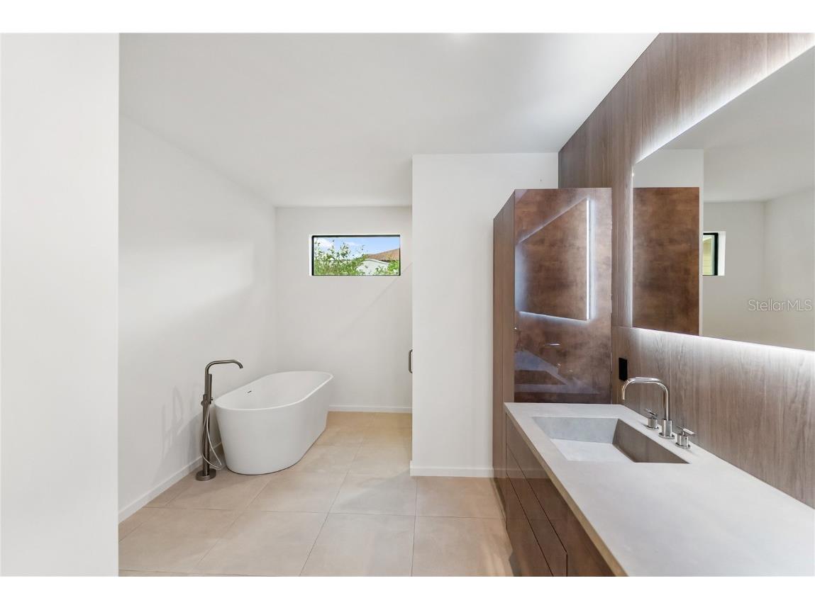 1759 Waldemere Street Sarasota FL 34239 A4666725 image44