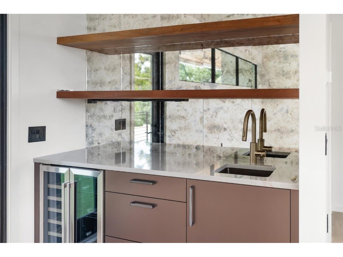 1759 Waldemere Street Sarasota FL 34239 A4666725 image58