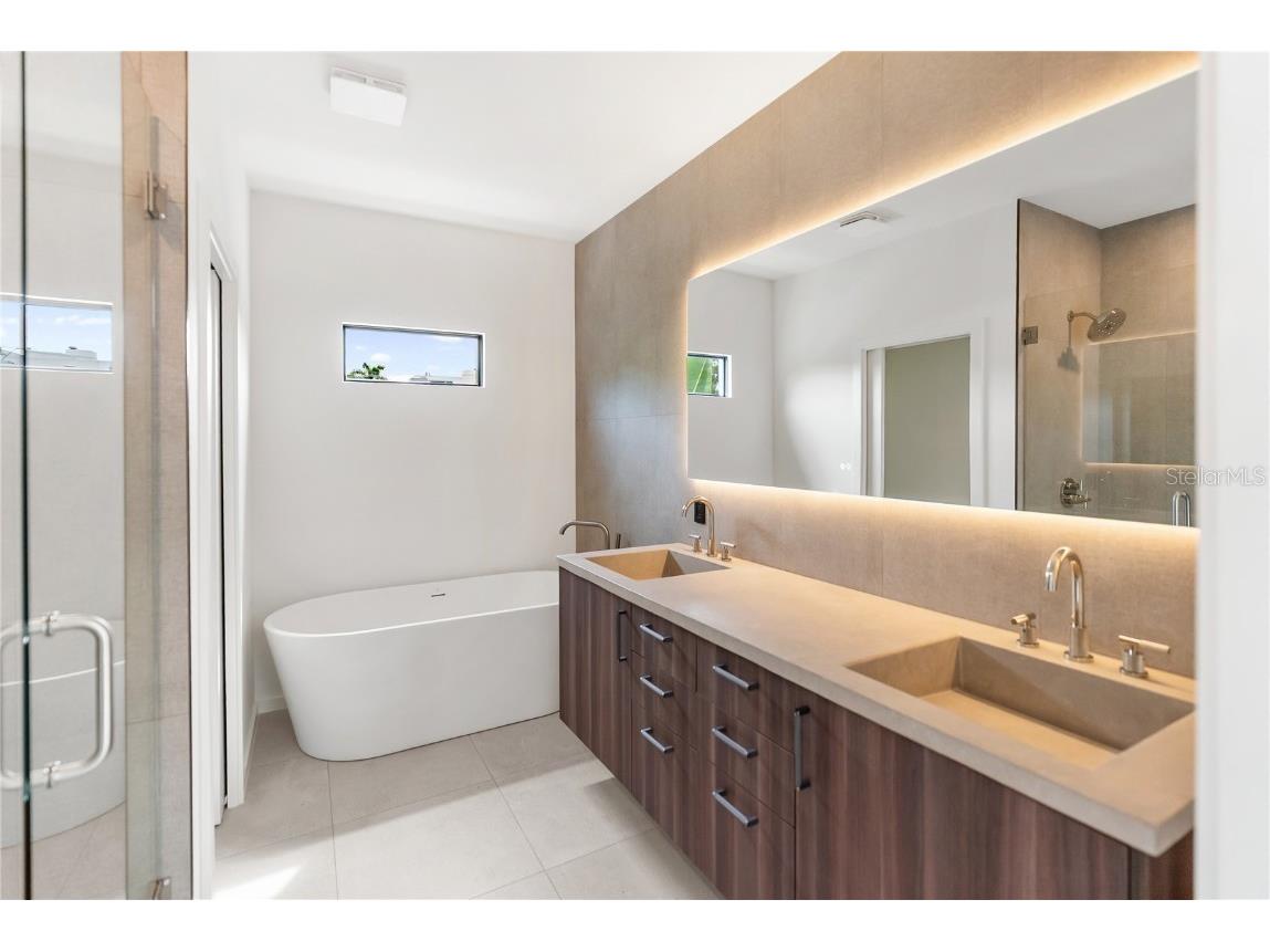 1759 Waldemere Street Sarasota FL 34239 A4666725 image63