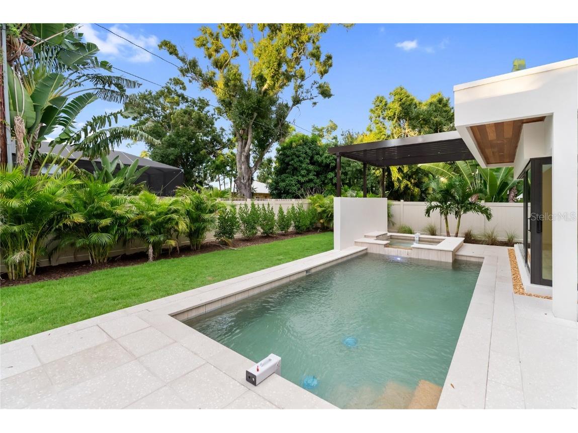 1759 Waldemere Street Sarasota FL 34239 A4666725 image75