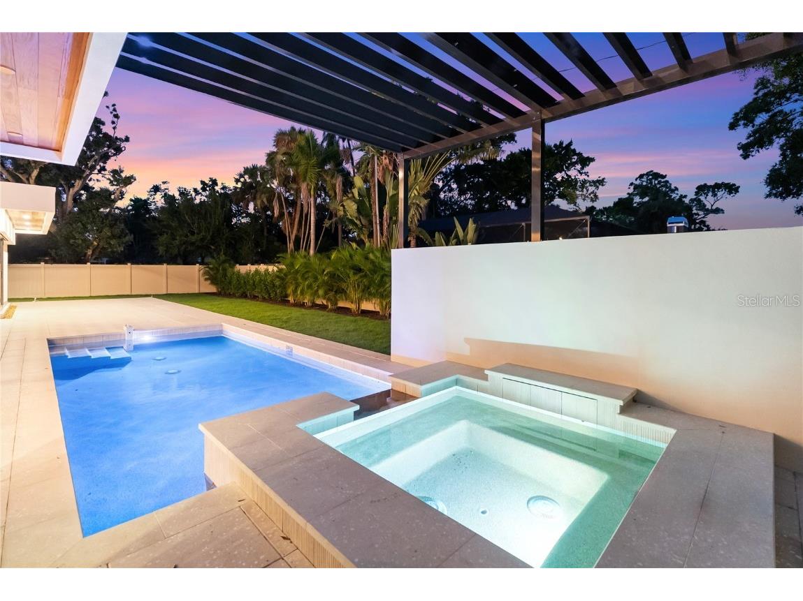 1759 Waldemere Street Sarasota FL 34239 A4666725 image82