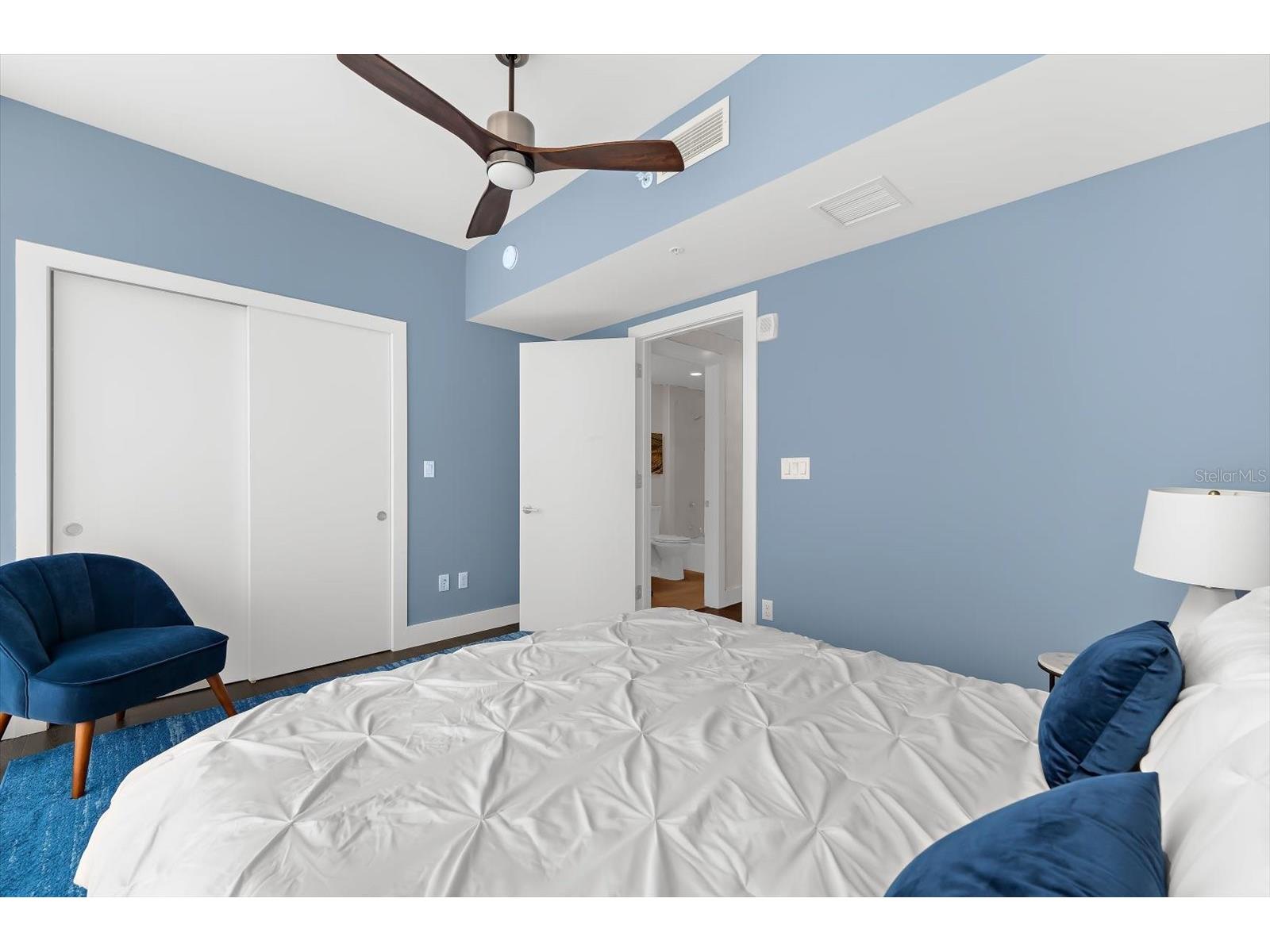 176 4th Avenue NE #201 Saint Petersburg FL 33701 TB8490960 image40