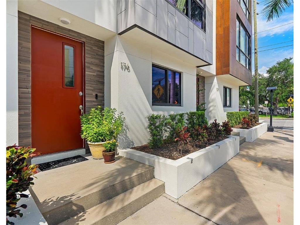176 8th Street N Saint Petersburg FL 33701 TB8309871 image1