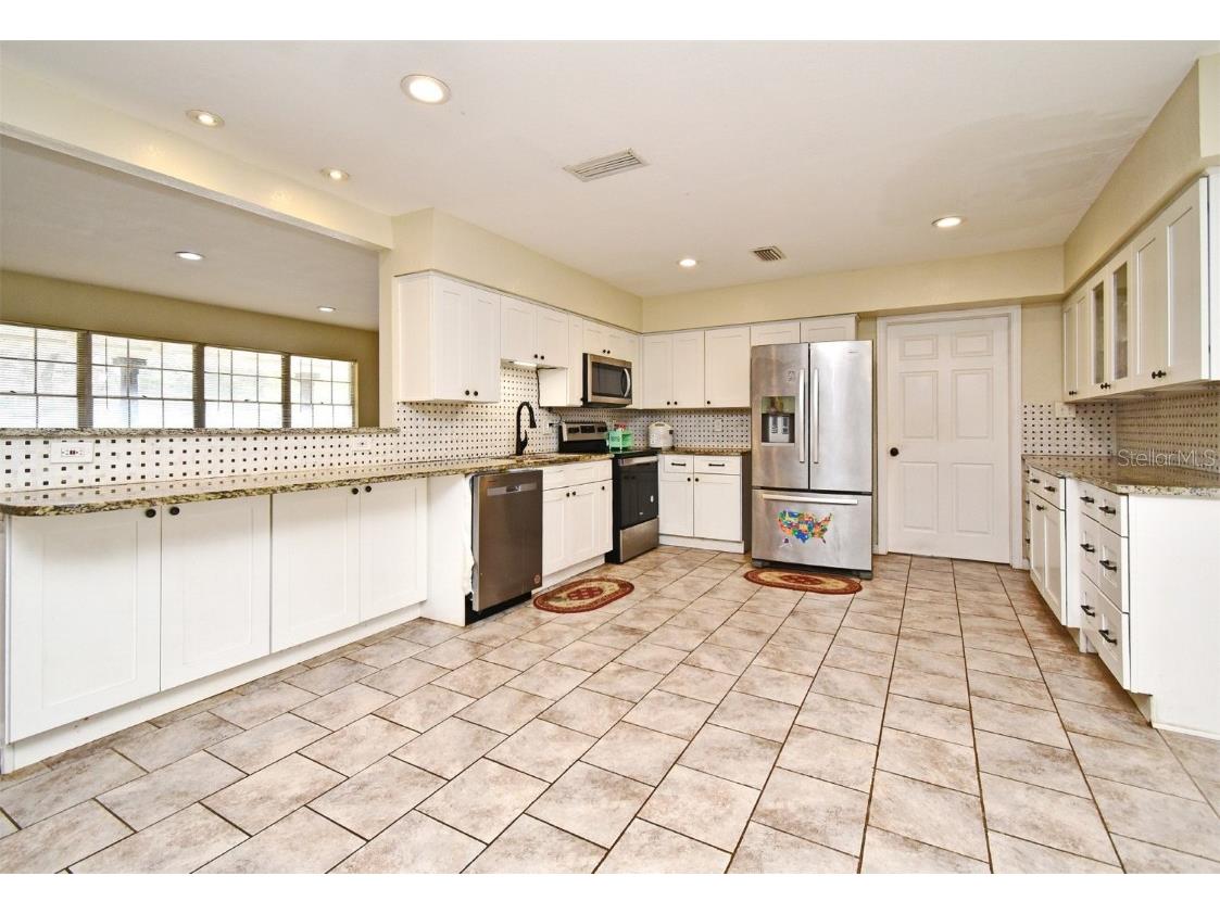 176 E Grandbend Avenue Lake Mary FL 32746 O6277176 image8