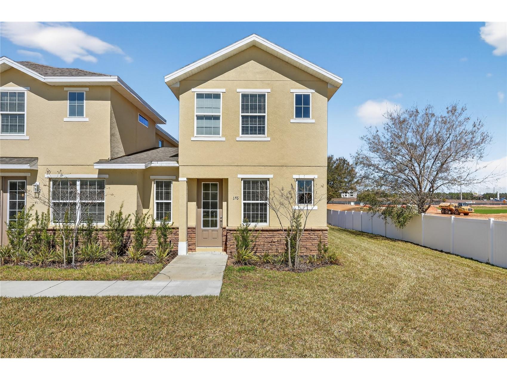 176 Holly Village Drive Davenport FL 33837 V4948143 image1