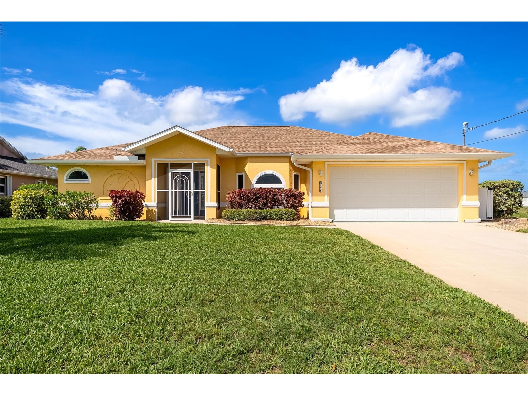 176 Mark Twain Lane Rotonda West FL 33947 - ROTONDA WEST CANAL O6410777 image1