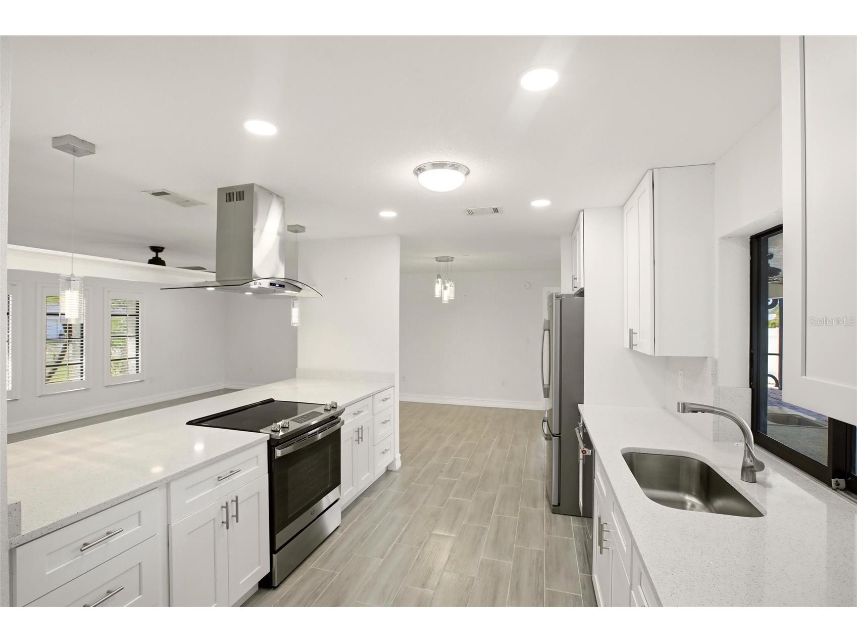 176 N Waterway Drive NW Port Charlotte FL 33952 C7524424 image7