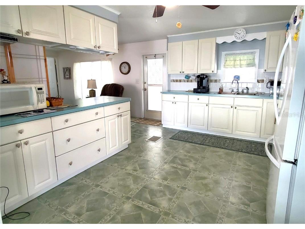 176 W Manatee Loop Punta Gorda FL 33950 C7515469 image11