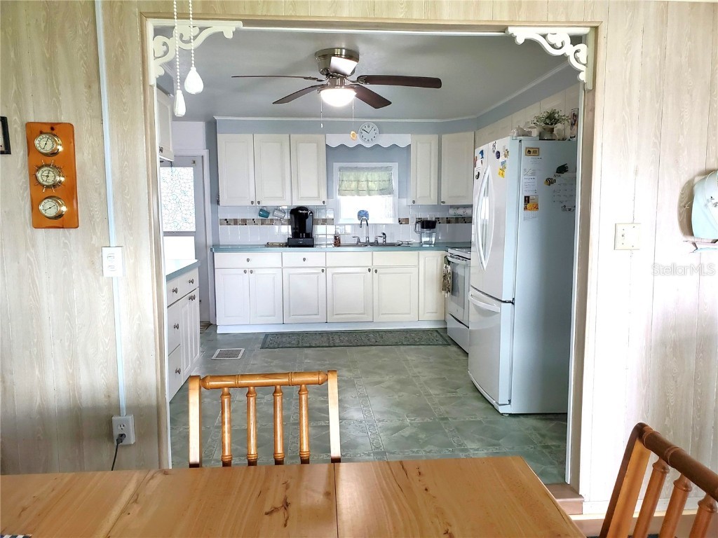 176 W Manatee Loop Punta Gorda FL 33950 C7515469 image16