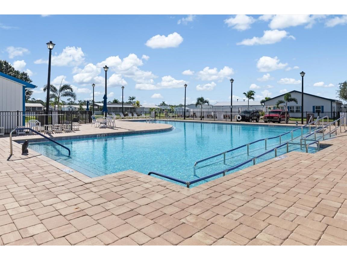 176 W Manatee Loop Punta Gorda FL 33950 C7515469 image40