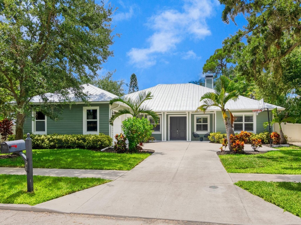 1760 Arlington Street Sarasota FL 34239 A4661996 image2