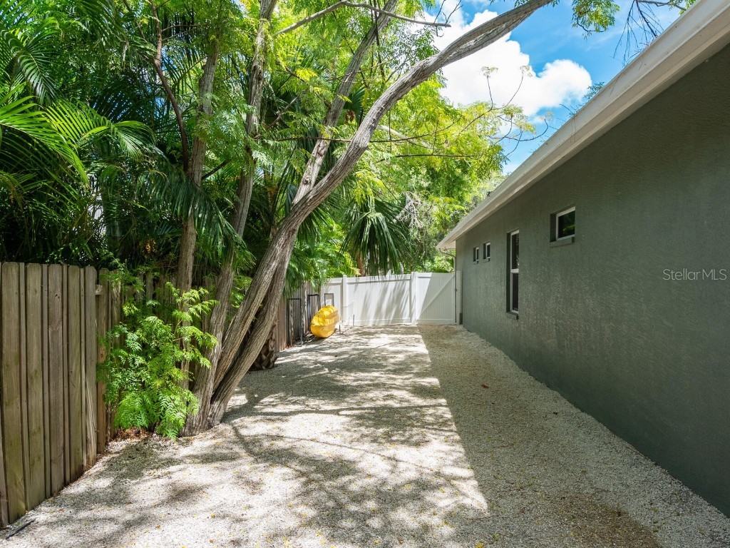 1760 Arlington Street Sarasota FL 34239 A4661996 image37