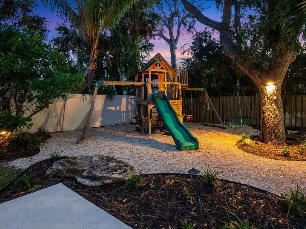 1760 Arlington Street Sarasota FL 34239 A4661996 image50