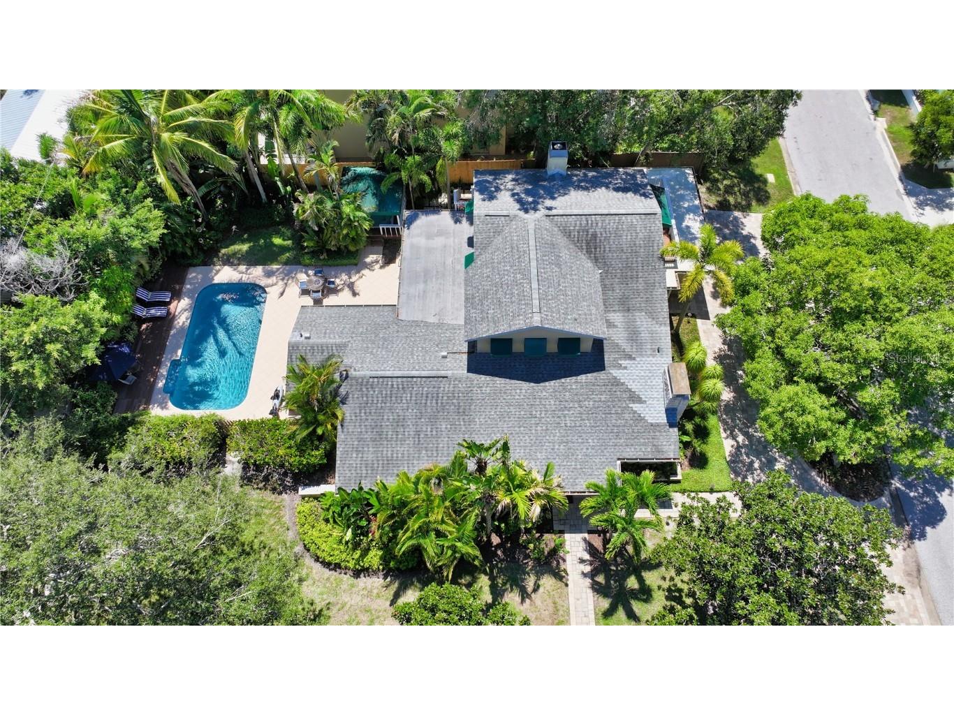 1760 Bay View Drive Sarasota FL 34239 A4583042 image1