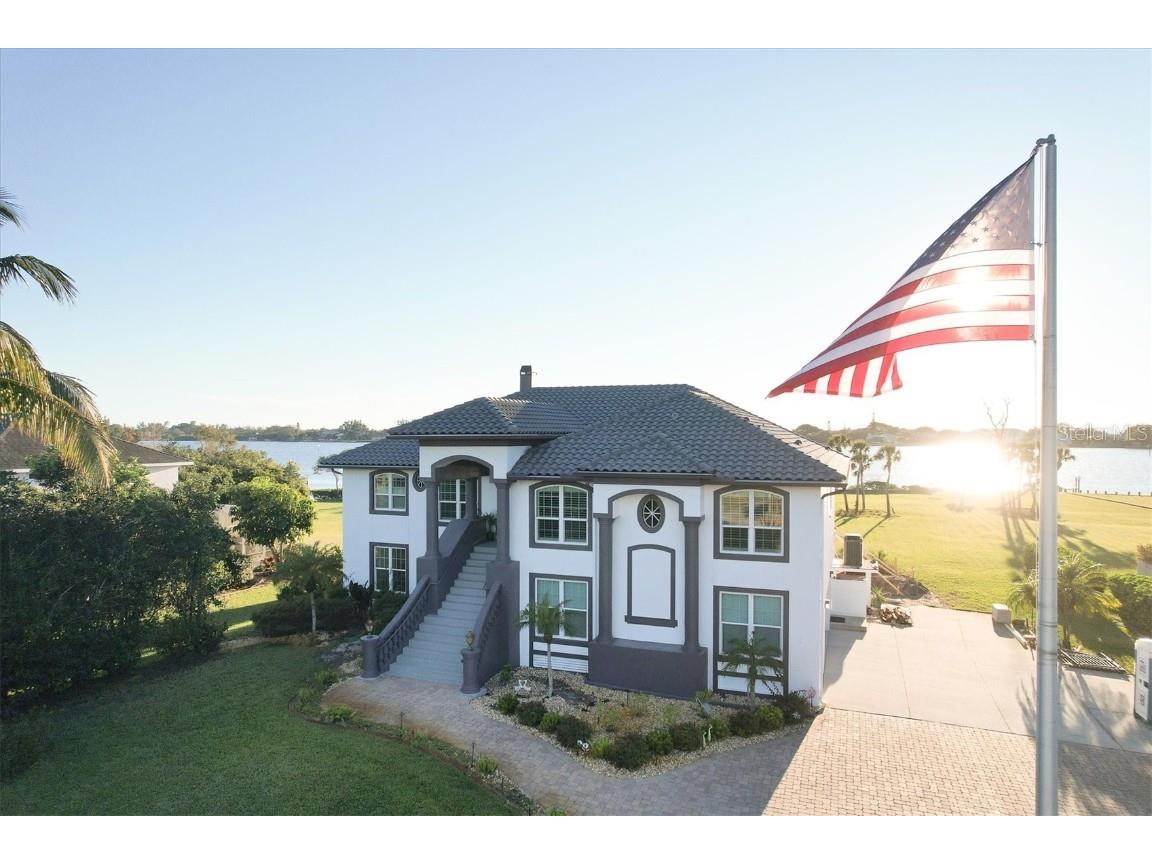 1760 Bayshore Drive Englewood FL 34223 - LEMON BAY INTRACOASTAL D6123479 image1