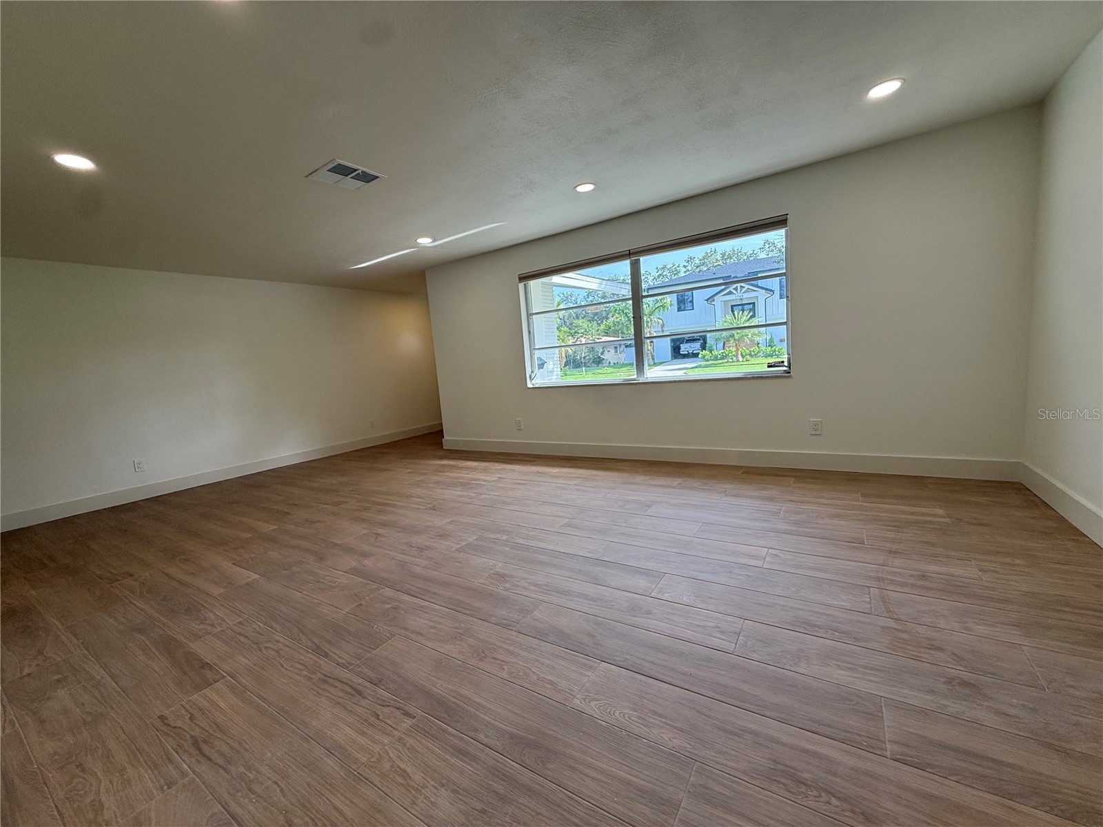 1760 Georgia Avenue NE Saint Petersburg FL 33703 TB8521569 image5