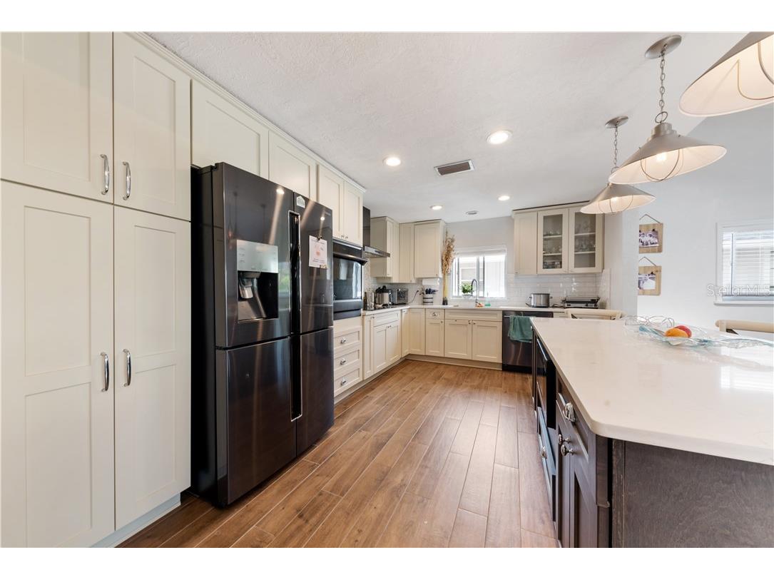 17601 1st Street E Redington Shores FL 33708 TB8514716 image11