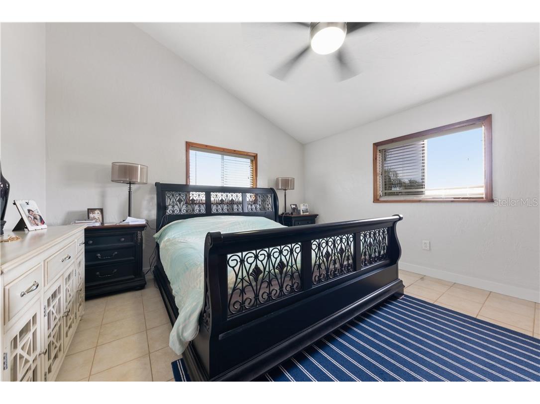 17601 1st Street E Redington Shores FL 33708 TB8514716 image16