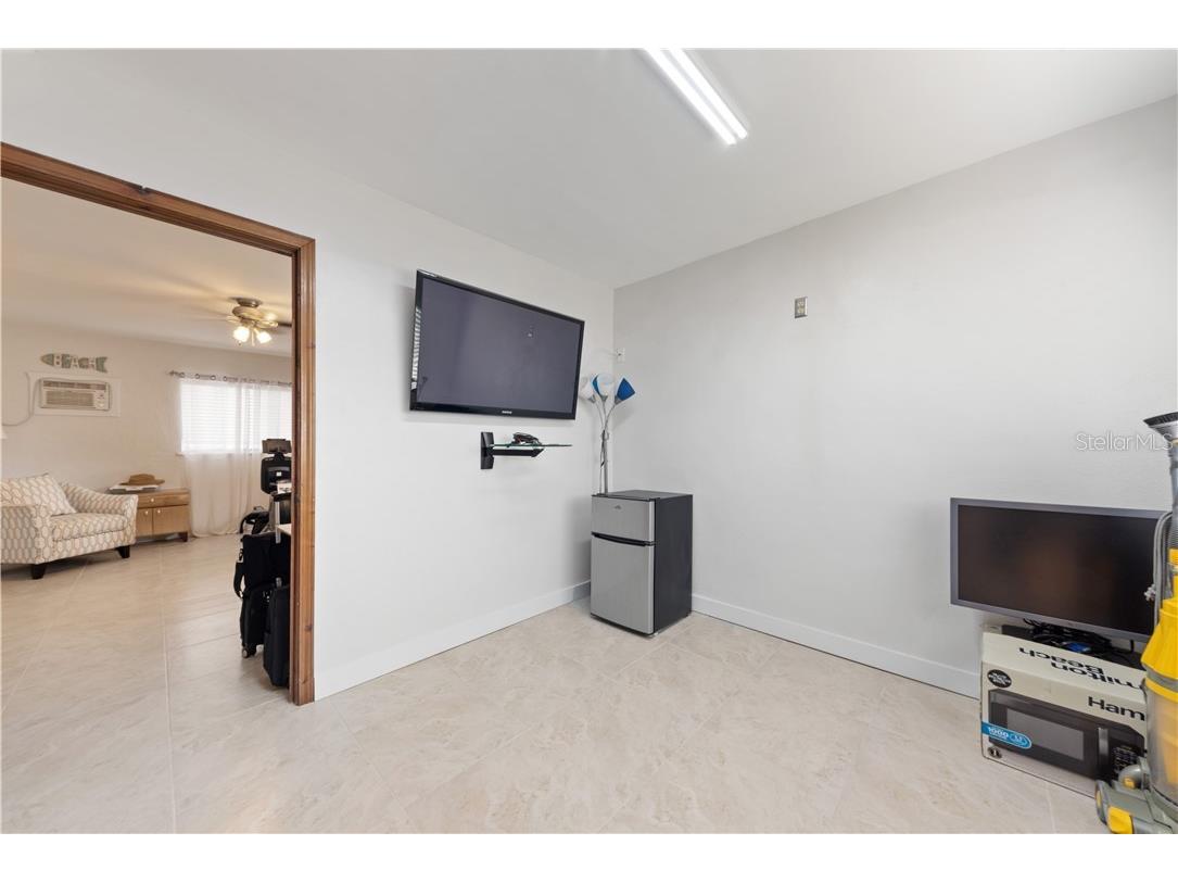 17601 1st Street E Redington Shores FL 33708 TB8514716 image17