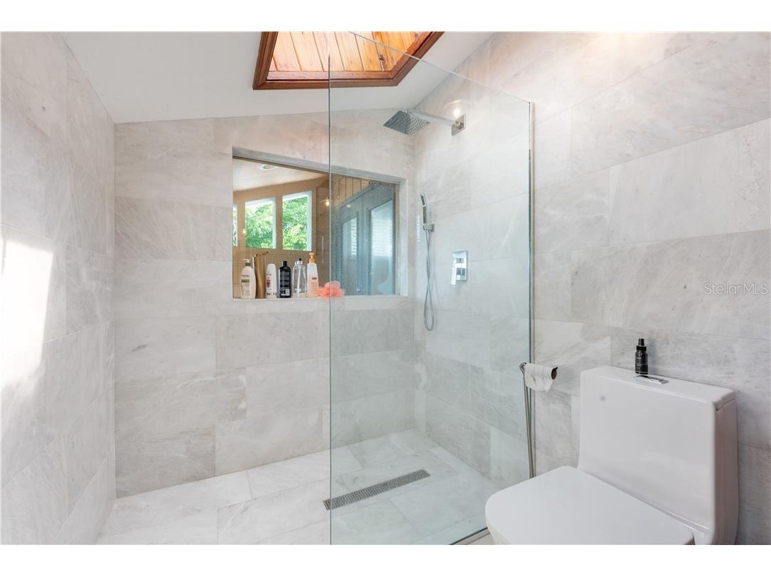 17601 1st Street E Redington Shores FL 33708 TB8514716 image20