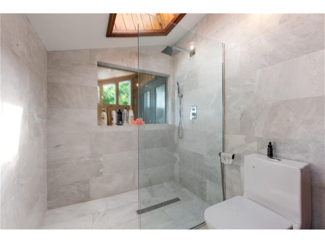 17601 1st Street E Redington Shores FL 33708 TB8514716 image21