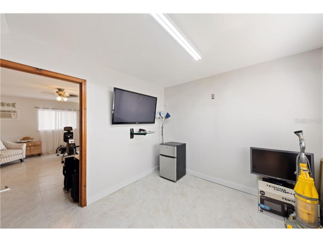 17601 1st Street E Redington Shores FL 33708 TB8514716 image25